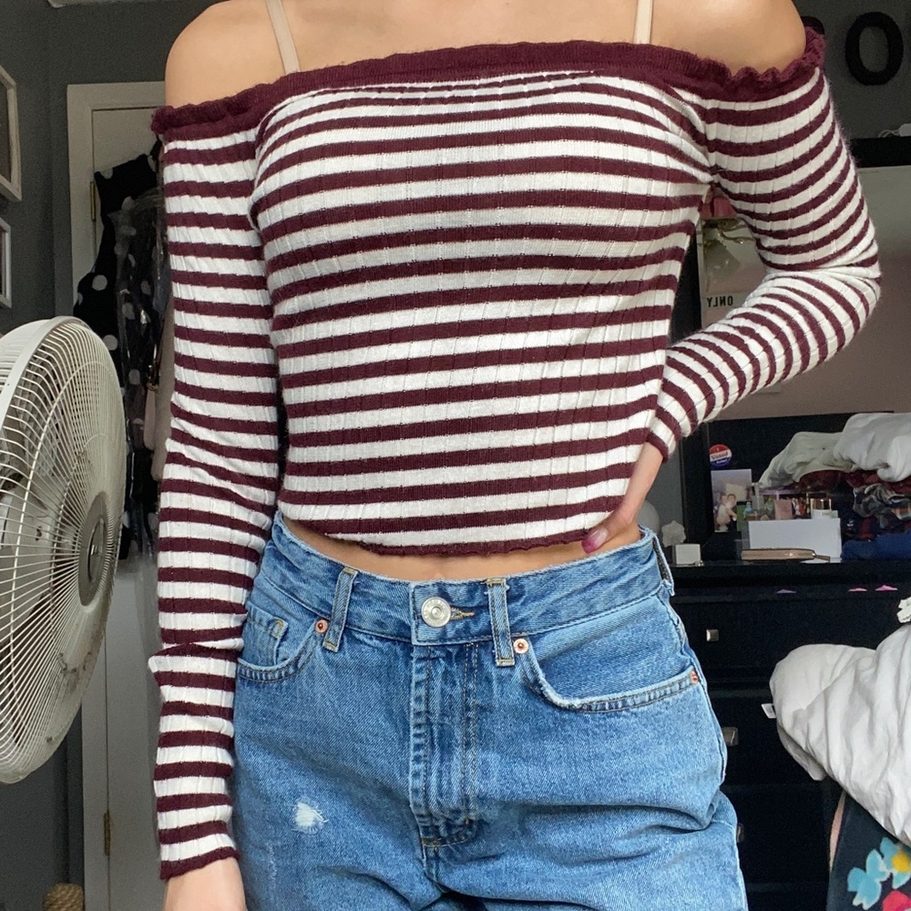 Off the shoulder long sleeve shirt